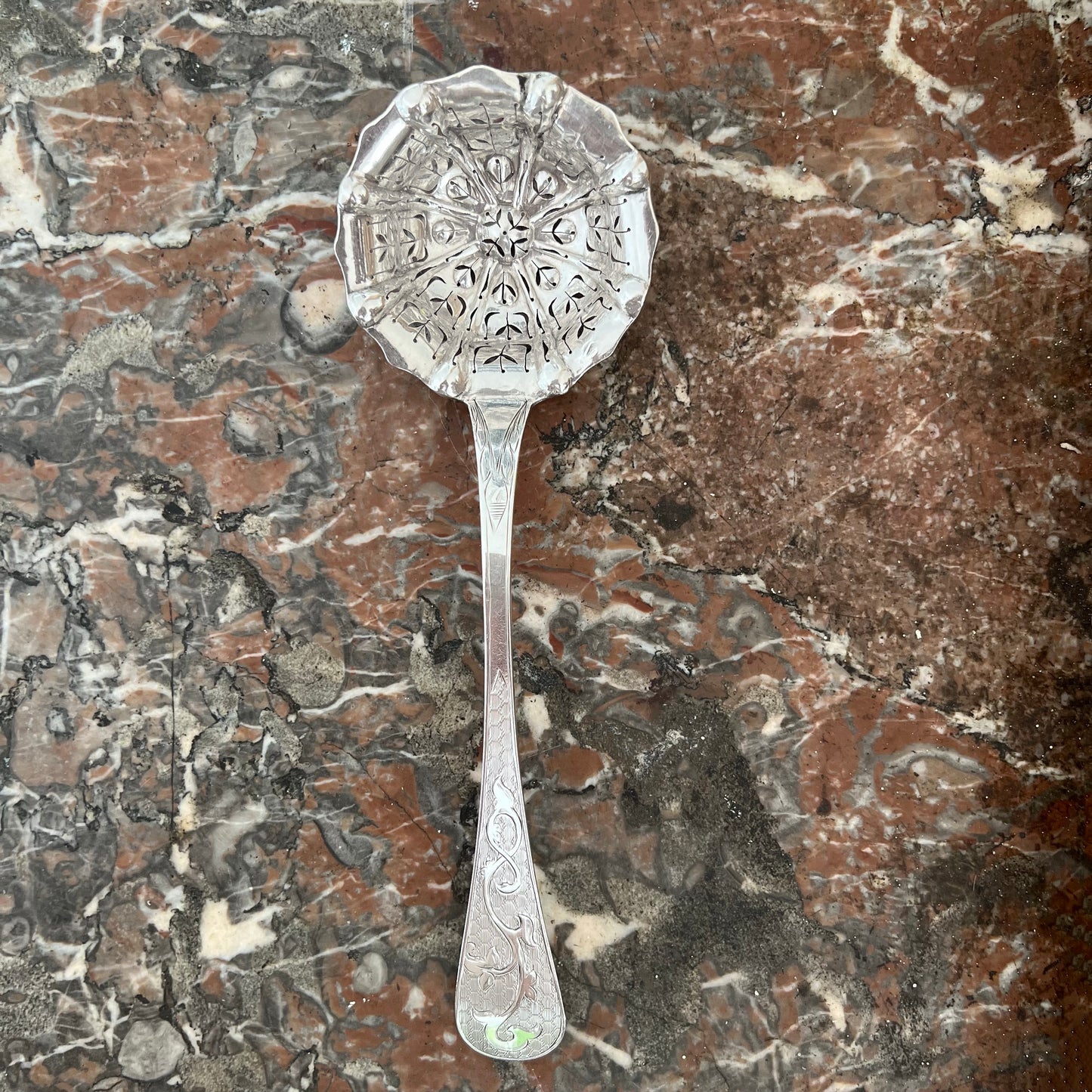 Cuillère à saupoudrer en argent, Philippe Berthier (dès 1847)
