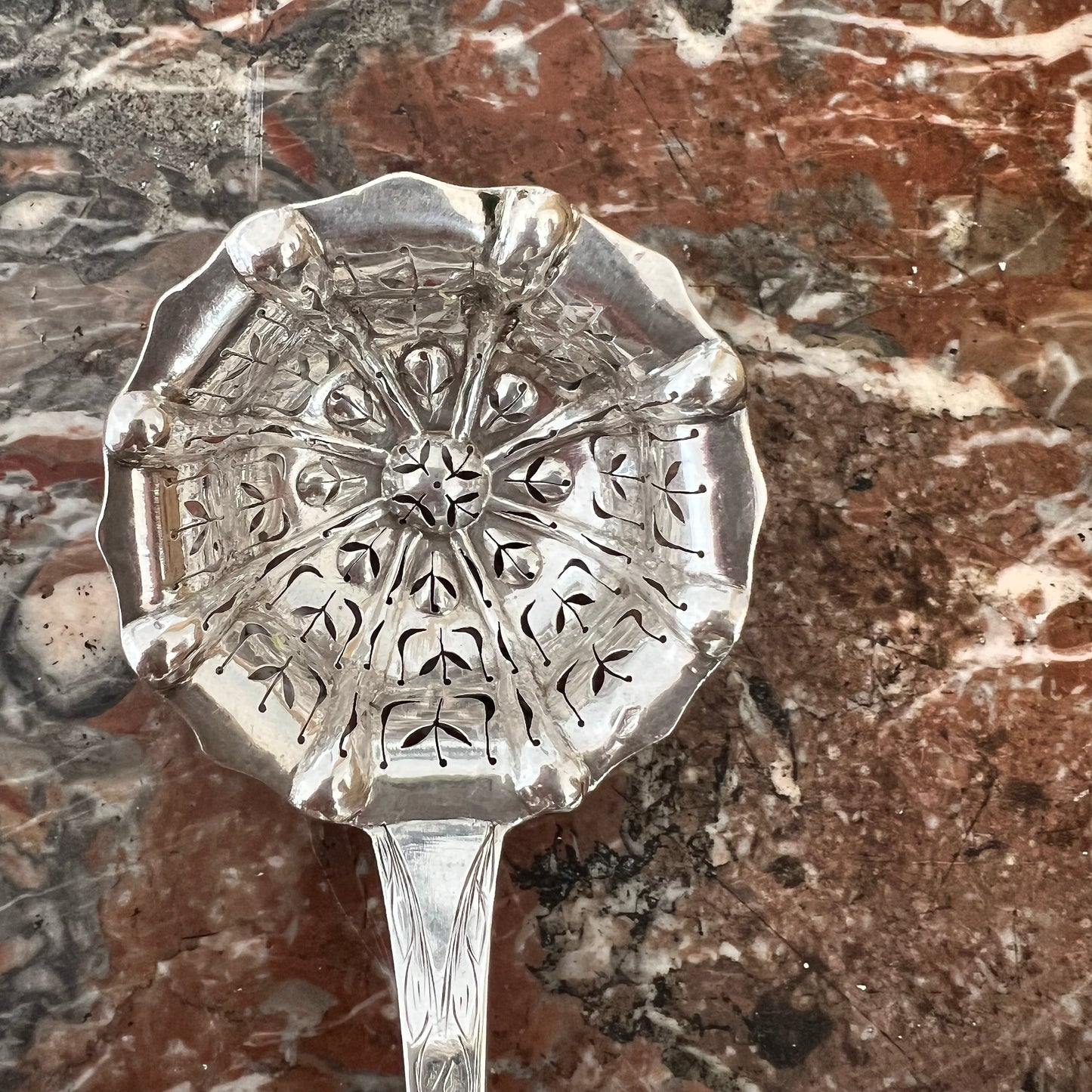 Cuillère à saupoudrer en argent, Philippe Berthier (dès 1847)