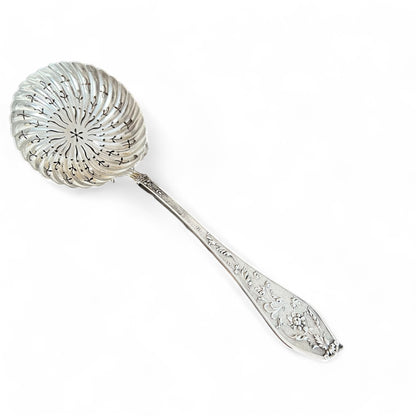 Cuillère à saupoudrer en argent massif