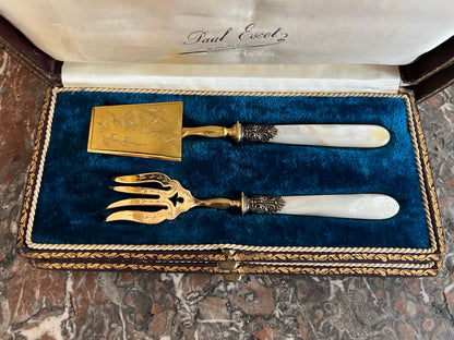 Service à foie gras, nacre & laiton