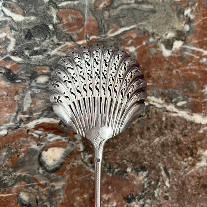 Cuillère à saupoudrer