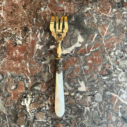 Service à foie gras, nacre & laiton